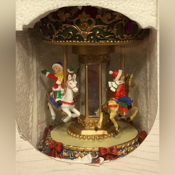 BNWT Pier 1 Christmas Musical Carrousel - Picture 2 of 7